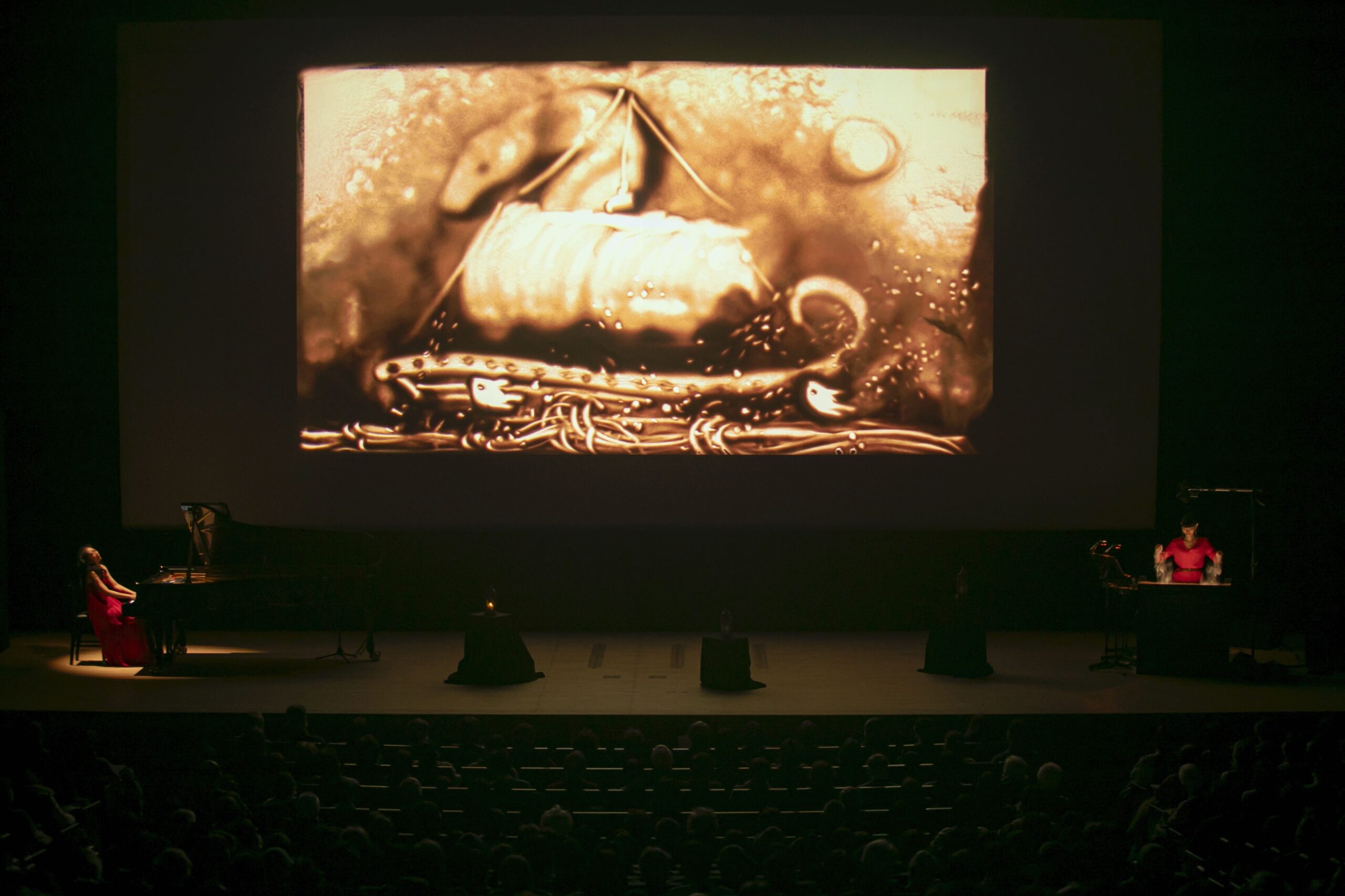 ピアノと砂のファンタジー「アラビアンナイト」